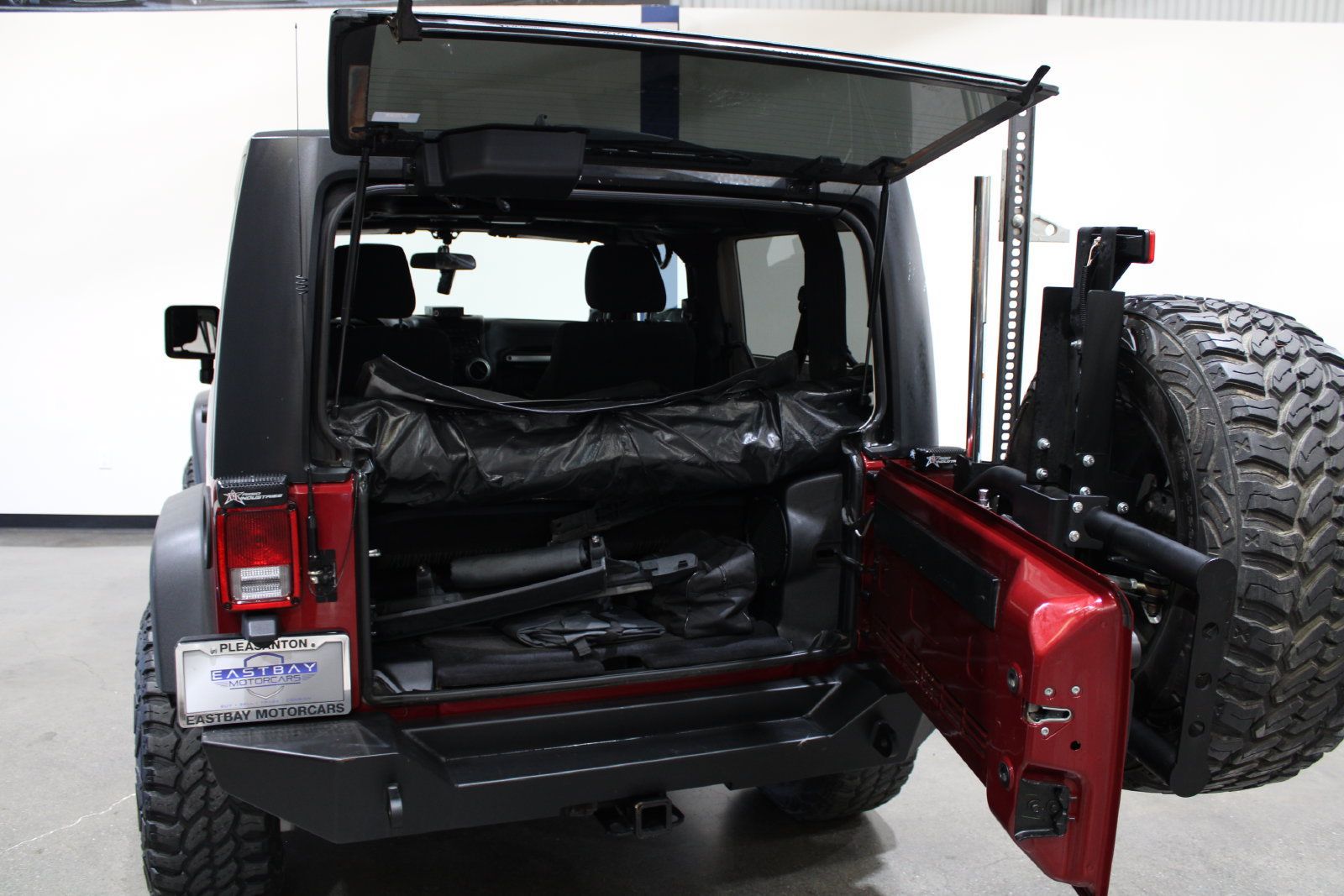 Used 2011 Jeep Wrangler Rubicon w/ Dual Top Group AWD/4WD image 14