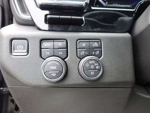 Used 2024 Chevrolet Silverado 1500 High Country w/ Technology Package AWD/4WD image 19