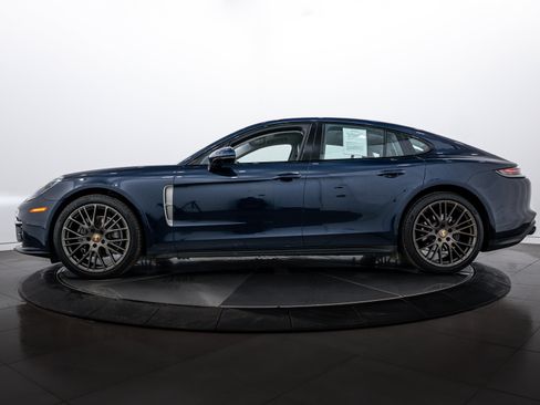 Certified 2022 Porsche Panamera 4 Platinum Edition image 2