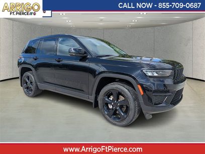Used 2023 Jeep Grand Cherokee Altitude