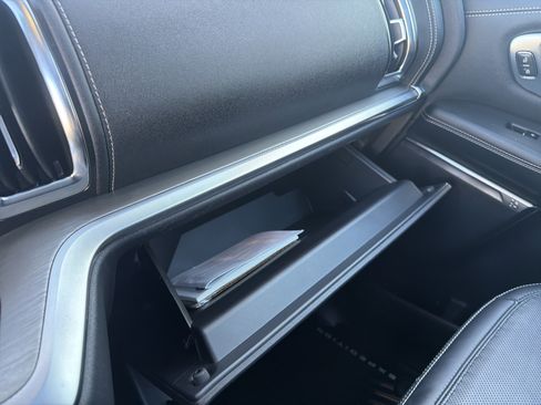 Certified 2025 Ford Expedition Platinum image 55