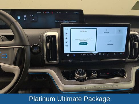 Used 2025 Ford Expedition Platinum w/ Platinum Ultimate Package AWD/4WD image 18