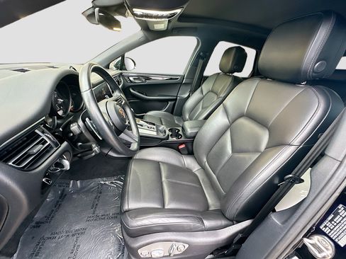 Used 2024 Porsche Macan Base image 21