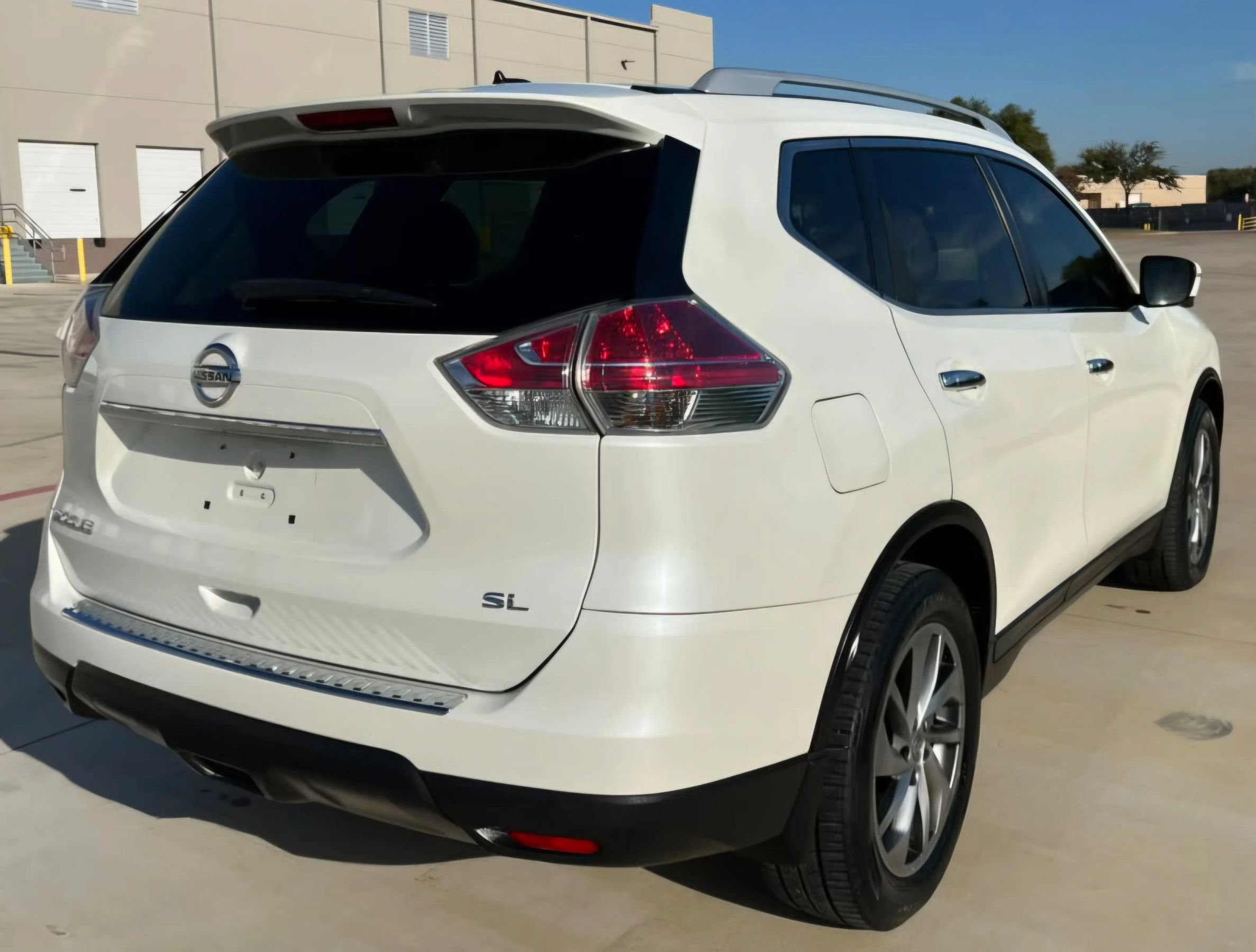 Used 2015 Nissan Rogue SL w/ SL Premium Package FWD image 7