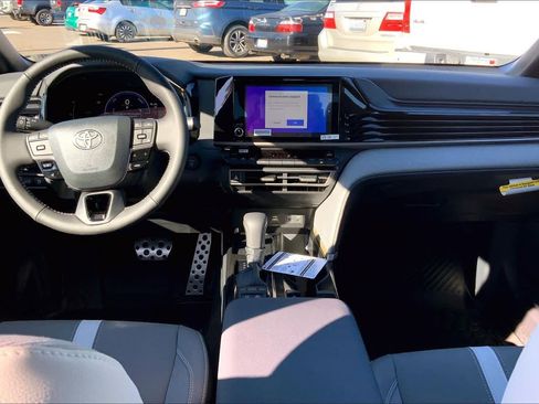 New 2026 Toyota Camry SE image 5