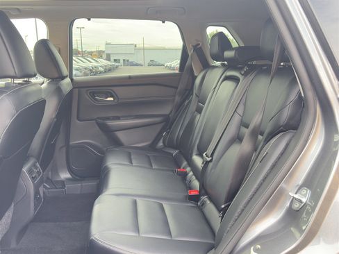 Used 2023 Nissan Rogue SL w/ SL Premium Package image 35