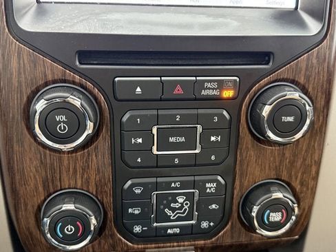 Used 2013 Ford F150 Lariat w/ Luxury Equipment Group image 27