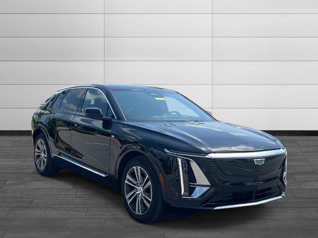 Certified 2024 Cadillac Lyriq Luxury w/ LPO, Floor Liner Package AWD/4WD image 8