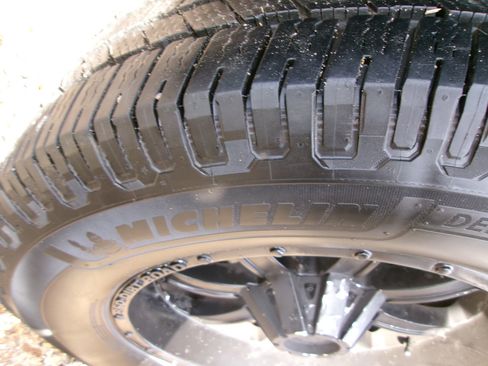 Used 2013 RAM 2500 SLT image 16