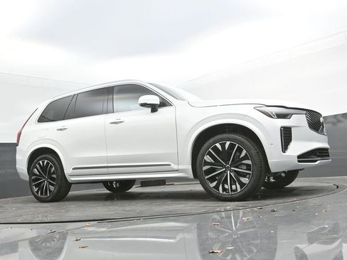 New 2026 Volvo XC90 B6 Plus image 22