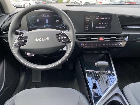 Used 2024 Kia Niro LX FWD image 10