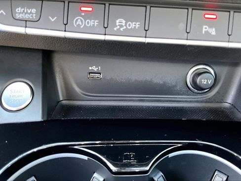 Used 2023 Audi A4 2.0T Premium image 16