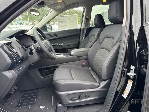 New 2026 Nissan Pathfinder SV image 10