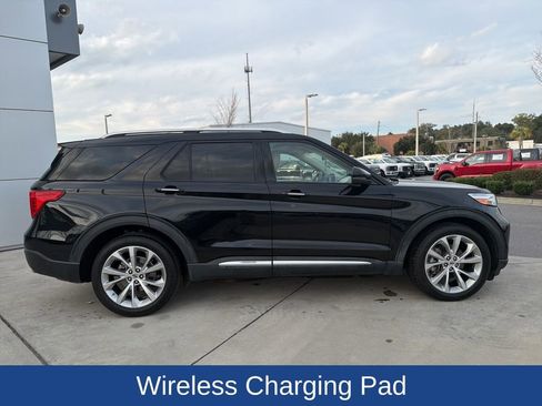 Certified 2021 Ford Explorer Platinum w/ Premium Technology Package image 11