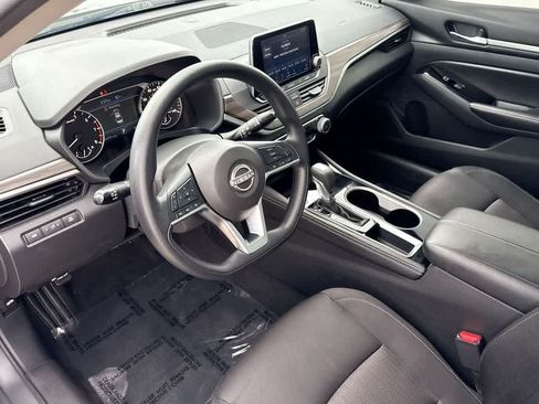 Used 2023 Nissan Altima 2.5 SV FWD image 13
