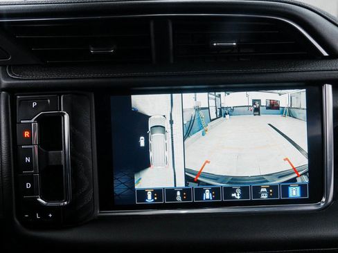 Used 2023 GMC Yukon XL Denali image 18