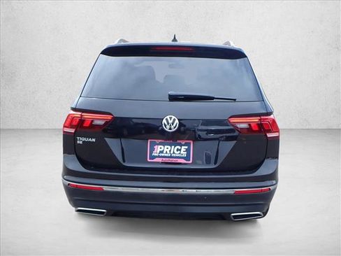 Used 2021 Volkswagen Tiguan SE image 3