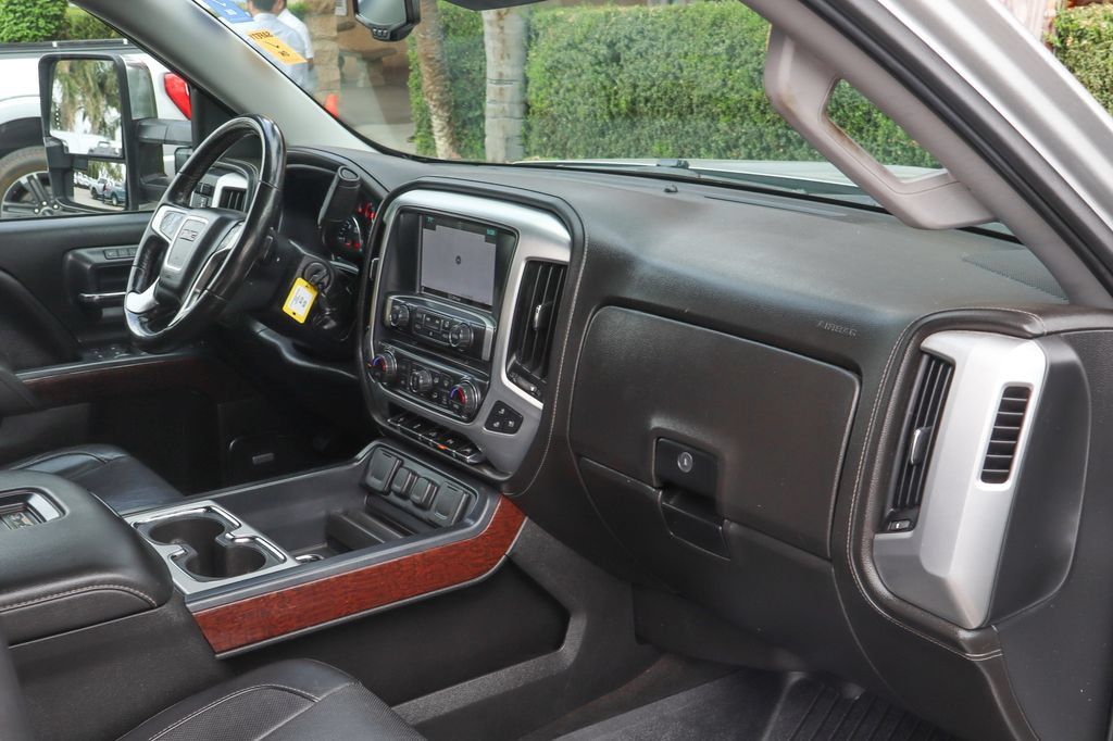 Used 2018 GMC Sierra 1500 SLT AWD/4WD image 49
