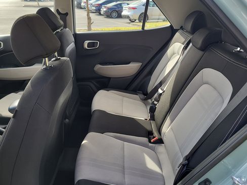 Used 2025 Hyundai Venue SEL image 14