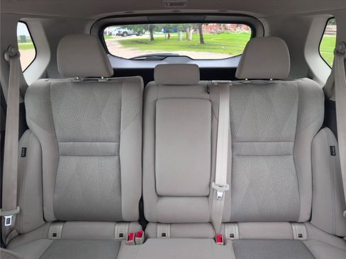 Used 2025 Nissan Rogue SV FWD image 30