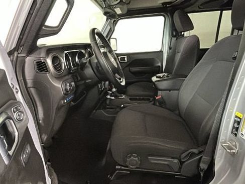 Used 2023 Jeep Wrangler Unlimited w/ Cold Weather Group AWD/4WD image 10