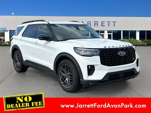 Certified 2025 Ford Explorer ST AWD/4WD image 1