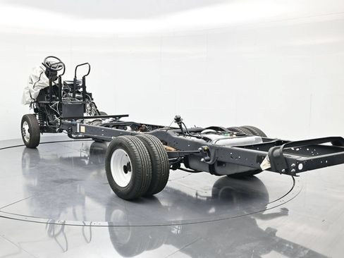 Used 2027 Ford E-350 and Econoline 350 Super Duty w/ Gaseous Engine Prep Package RWD image 7