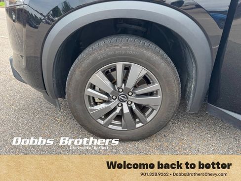 Used 2025 Nissan Pathfinder SV FWD image 19