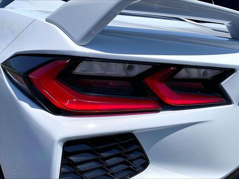 Used 2021 Chevrolet Corvette Stingray Premium Cpe w/ Z51 Performance Package RWD image 29