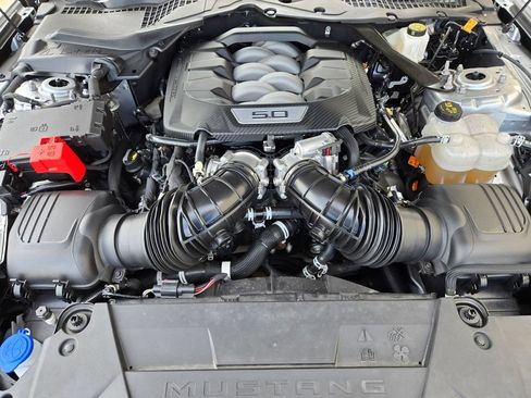 Used 2025 Ford Mustang GT Premium RWD image 32