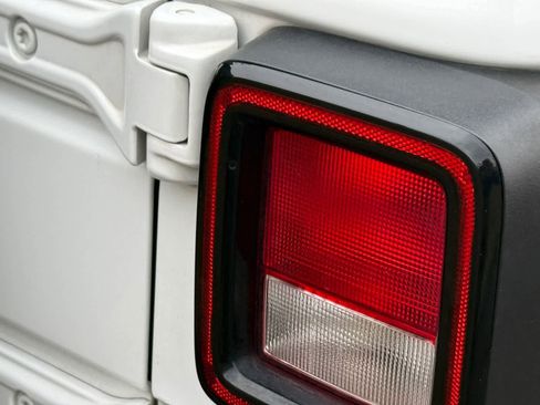 Used 2021 Jeep Wrangler Unlimited Sport image 10