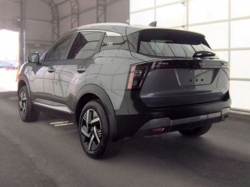 Used 2026 Nissan Kicks SV FWD image 4