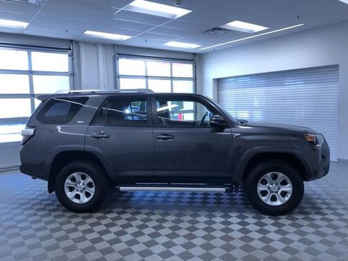 Used 2017 Toyota 4Runner SR5 Premium AWD/4WD image 39