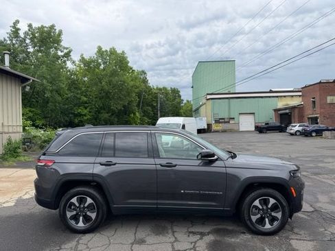 Used 2024 Jeep Grand Cherokee Limited 4xe AWD/4WD image 4