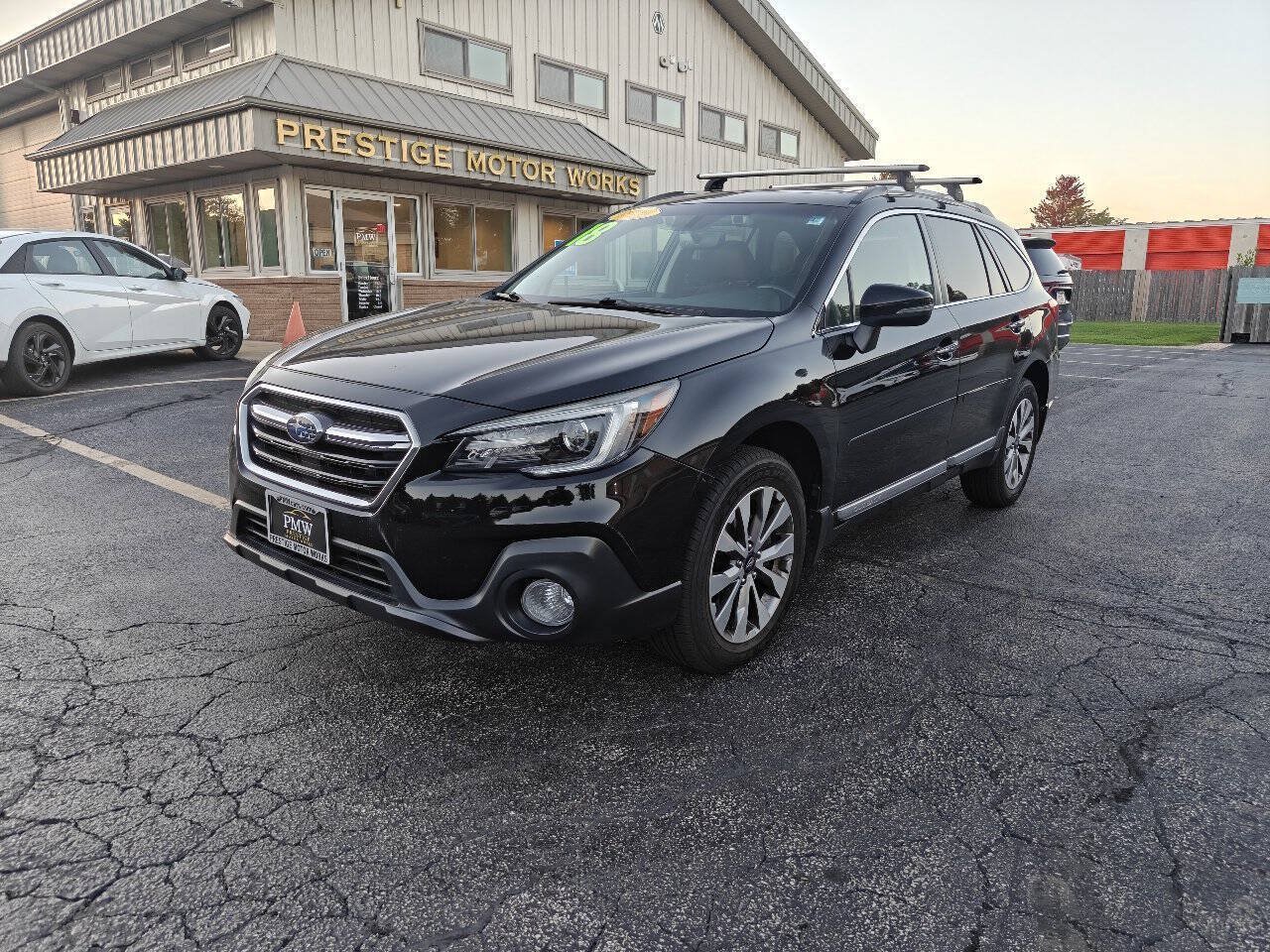 Used 2018 Subaru Outback 3.6R Touring w/ Popular Package #3 AWD/4WD image 1