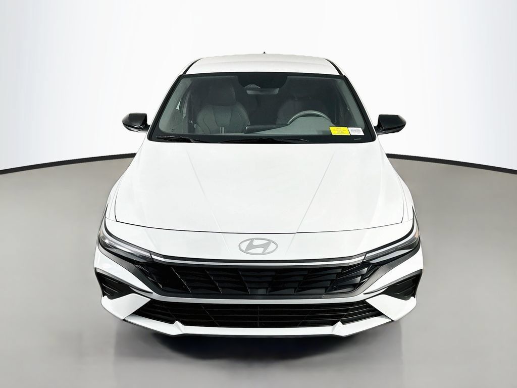 Used 2025 Hyundai Elantra Sport FWD image 2