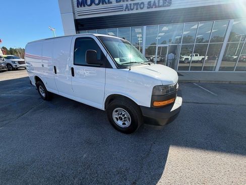 Used 2021 GMC Savana 2500 w/ Driver Convenience Package image 4