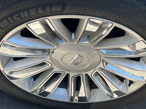 Used 2019 Cadillac Escalade Platinum AWD/4WD image 10