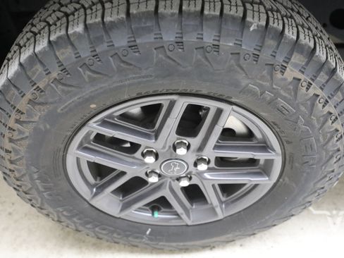Used 2024 Jeep Wrangler Unlimited Sport AWD/4WD image 11