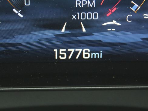Used 2024 Chevrolet Traverse Z71 w/ Enhanced Driving Package AWD/4WD image 14