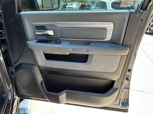 Used 2016 RAM 1500 Classic SLT w/ Luxury Group AWD/4WD image 16