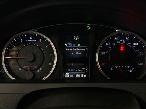 Used 2015 Toyota Camry SE image 16