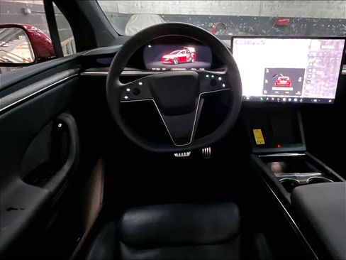 Used 2024 Tesla Model X image 7