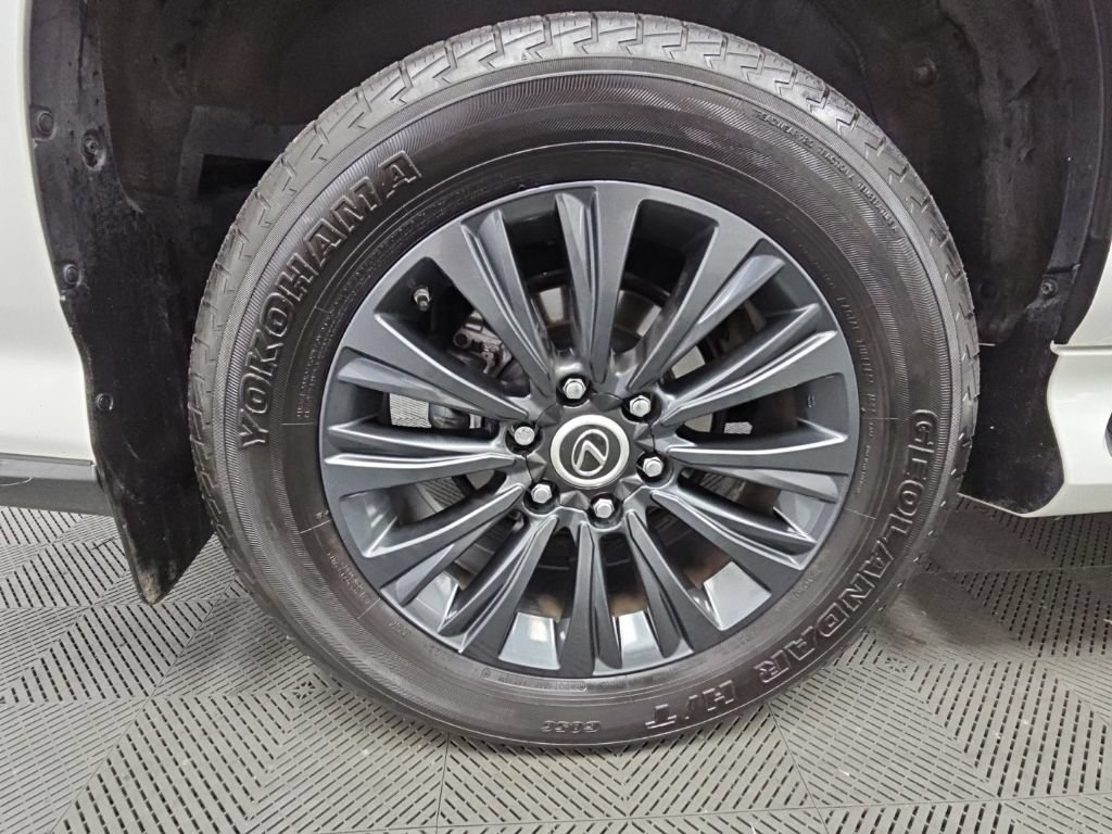 Used 2023 Lexus GX 460 Premium w/ Accessory Package AWD/4WD image 50