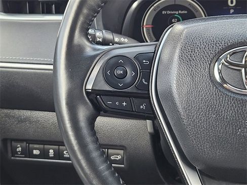 Used 2023 Toyota Venza Limited image 27