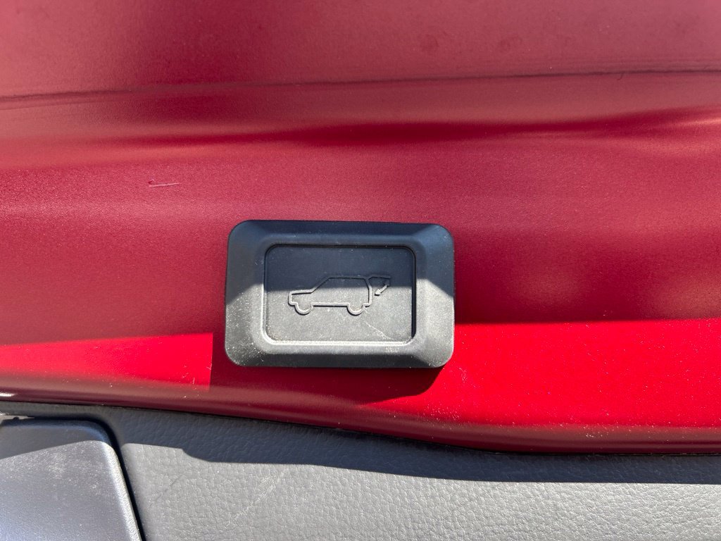 Used 2025 Toyota RAV4 XLE w/ Convenience Package AWD/4WD image 41