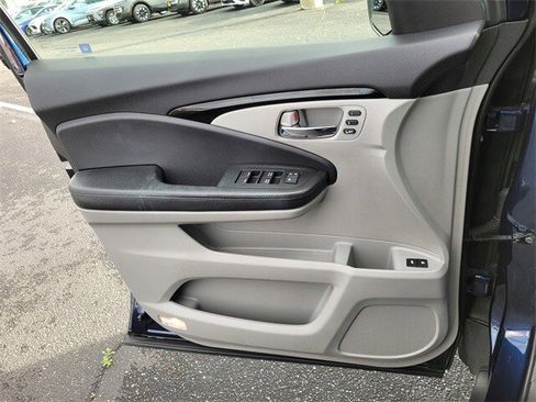 Used 2017 Honda Pilot Touring image 27