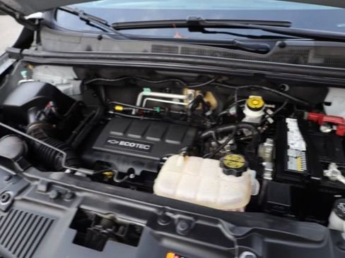 Used 2018 Chevrolet Trax LS image 34