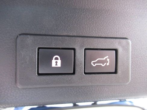 Used 2021 Subaru Ascent Touring image 16