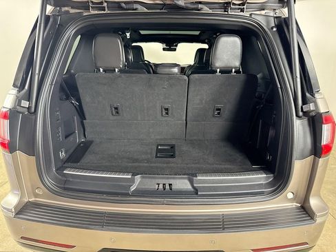Used 2019 Lincoln Navigator Reserve AWD/4WD image 26
